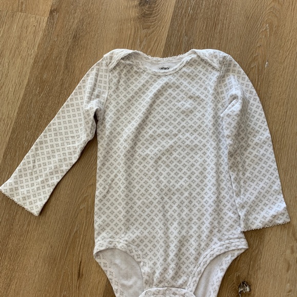 Set of 4  Girls Long Sleeve Onesies.Size 24 - Picture 5 of 5